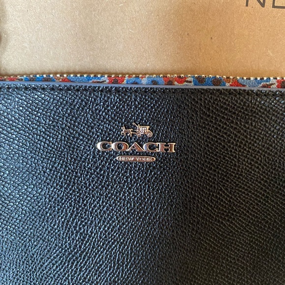 NWT AUTHENTIC Coach Black Canvas Wristlet - Picture 3 of 8